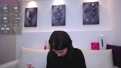 Snapshot of lunavellor chatting on 10.06.25 Luna online show from 10.06.25