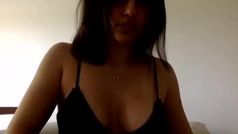 Snapshot of lunavelvett96 chatting on 11.01.25 Luna Velvett online show from 11.01.25