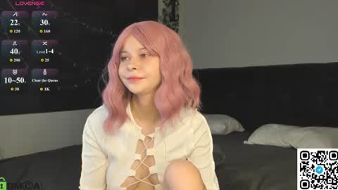 Snapshot of lune_fallenstar chatting on 07.14.26 Lune FallenStar online show from 07.14.26