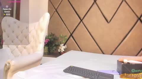 lunitadiva online show from 02.21.25