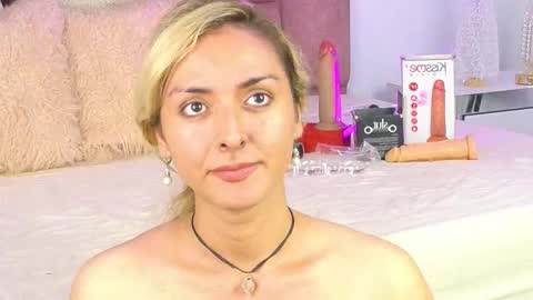 lunitadiva online show from 11.19.25