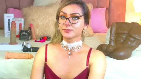 Snapshot of lunitadiva chatting on 04.19.26 lunitadiva online show from 04.19.26
