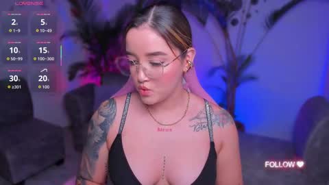 LUNA ROSE online show from 09.09.25