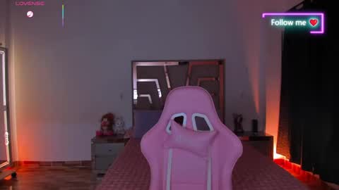 Snapshot of lunna_roosee chatting on 04.22.26 LUNA ROSE online show from 04.22.26