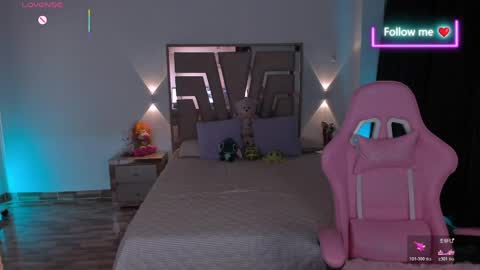 Snapshot of lunna_roosee chatting on 05.29.26 LUNA ROSE online show from 05.29.26