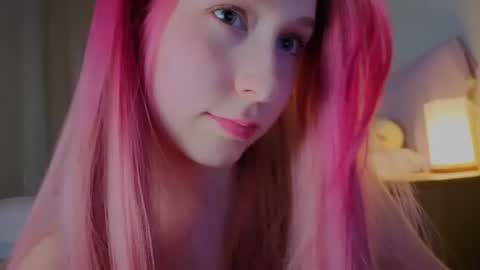 Snapshot of lunoria chatting on 07.30.26 lunoria online show from 07.30.26