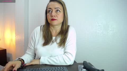 Lupita223 online show from 01.16.25