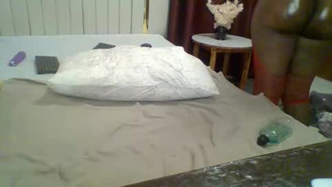 luscious online show from 11.29.25