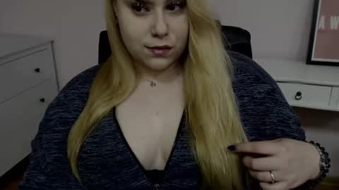 Hailey online show from 10.06.25