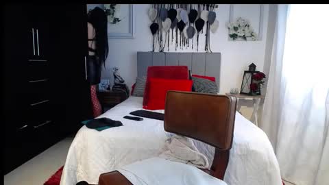 Angela 3 online show from 11.26.25