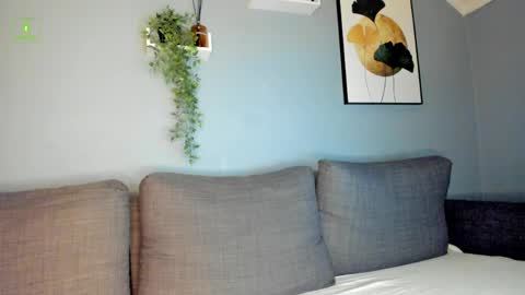 Stephany Richards online show from 04.17.26