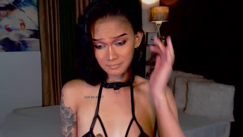 Snapshot of lustfulltrans chatting on 02.04.25 AdriannaFowks online show from 02.04.25