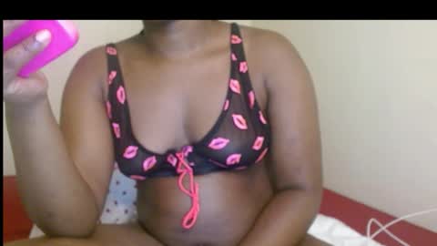 Snapshot of lustrouschoco chatting on 02.03.26 lustrous-choco online show from 02.03.26