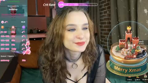 Snapshot of lusylune chatting on 12.14.24 Luy online show from 12.14.24