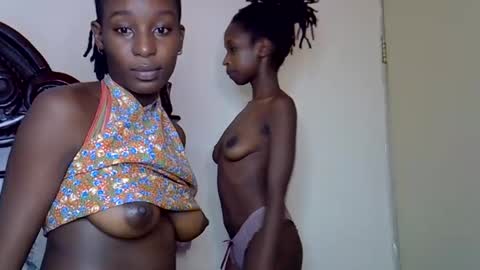 Snapshot of lutino_lovebirds chatting on 03.14.26 lutino_lovebirds online show from 03.14.26