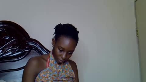 Snapshot of lutino_lovebirds chatting on 03.16.26 lutino_lovebirds online show from 03.16.26