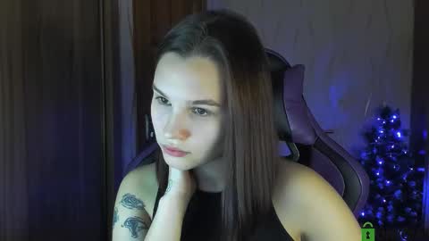 Snapshot of luvmeeow chatting on 12.01.24 Ann online show from 12.01.24