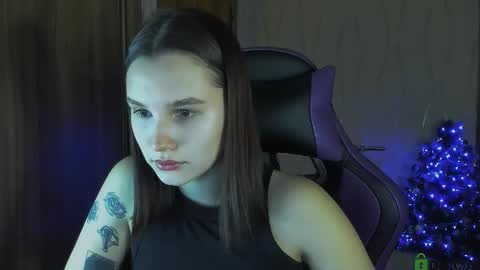 Snapshot of luvmeeow chatting on 12.08.24 Ann online show from 12.08.24