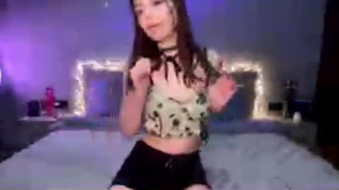 luvmiu online show from 11.10.25