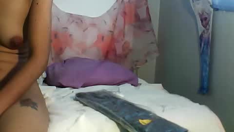 Bee Bee online show from 11.23.25