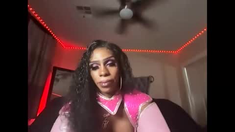 luvvlee online show from 11.01.25