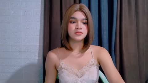 queen lux online show from 02.12.26