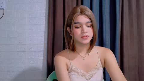 queen lux online show from 02.12.26