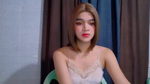 queen lux online show from 02.23.26