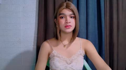 queen lux online show from 03.10.26