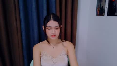 queen lux online show from 07.06.26