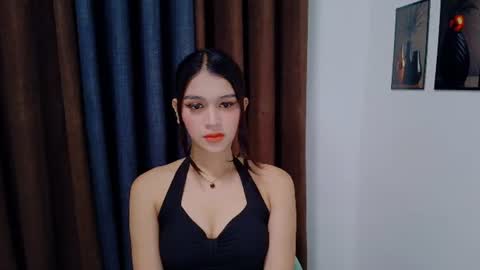 queen lux online show from 07.15.26