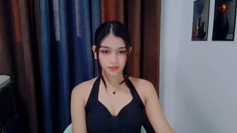 queen lux online show from 07.20.26