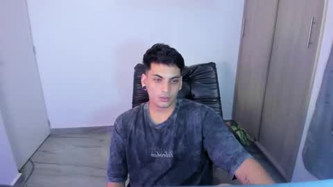 Snapshot of luxrx chatting on 05.25.26 luxrx online show from 05.25.26