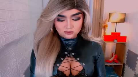 Sasha Blaire online show from 11.14.25