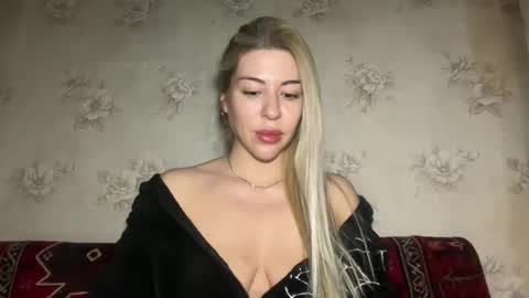 LuxSonyaStar online show from 12.21.25