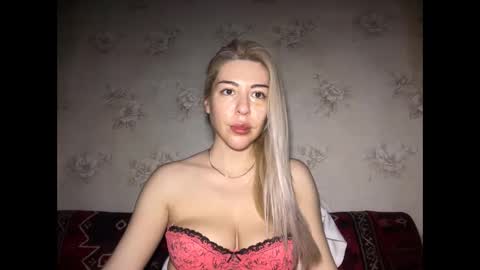 Snapshot of luxsonyastar chatting on 05.19.26 LuxSonyaStar online show from 05.19.26