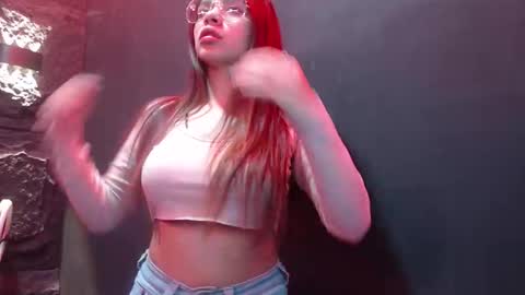 Snapshot of luxury_02 chatting on 11.26.25 Luxury online show from 11.26.25