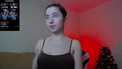 Snapshot of luxuryalma18 chatting on 12.21.25 Alma online show from 12.21.25