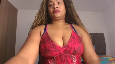 Snapshot of luxy_benet chatting on 05.18.26 Big Benet online show from 05.18.26