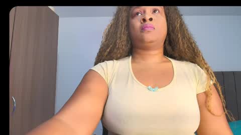 Snapshot of luxy_benet chatting on 05.29.26 Big Benet online show from 05.29.26