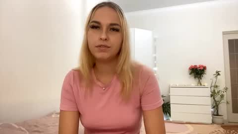 Mia online show from 10.20.25