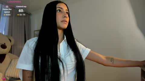 Snapshot of lya_brown chatting on 05.14.26 lya_brown online show from 05.14.26