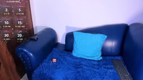 LYA DUBOIS  online show from 02.13.26