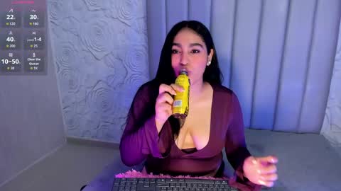 LYA DUBOIS  online show from 04.15.26