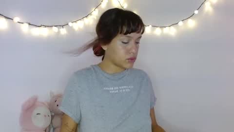 lya_pink online show from 12.08.24