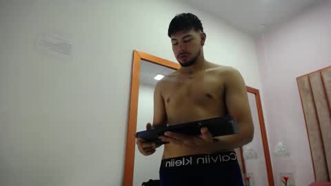 Snapshot of lyam_saenz chatting on 11.06.25 lyam_saenz online show from 11.06.25