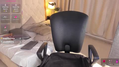 Lyan online show from 11.23.25