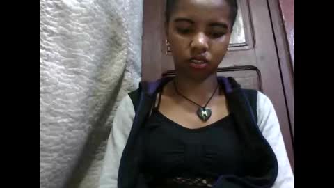 Snapshot of lydialarin chatting on 09.22.25 Lydiah online show from 09.22.25