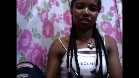 Snapshot of lydialarin chatting on 10.12.25 Lydiah online show from 10.12.25