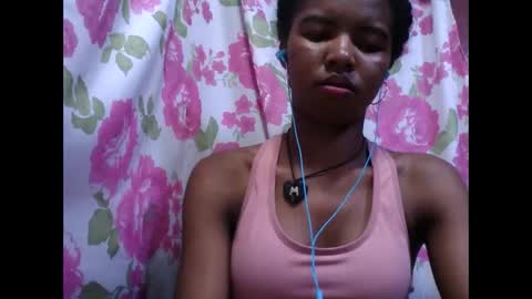 Snapshot of lydialarin chatting on 10.15.25 Lydiah online show from 10.15.25